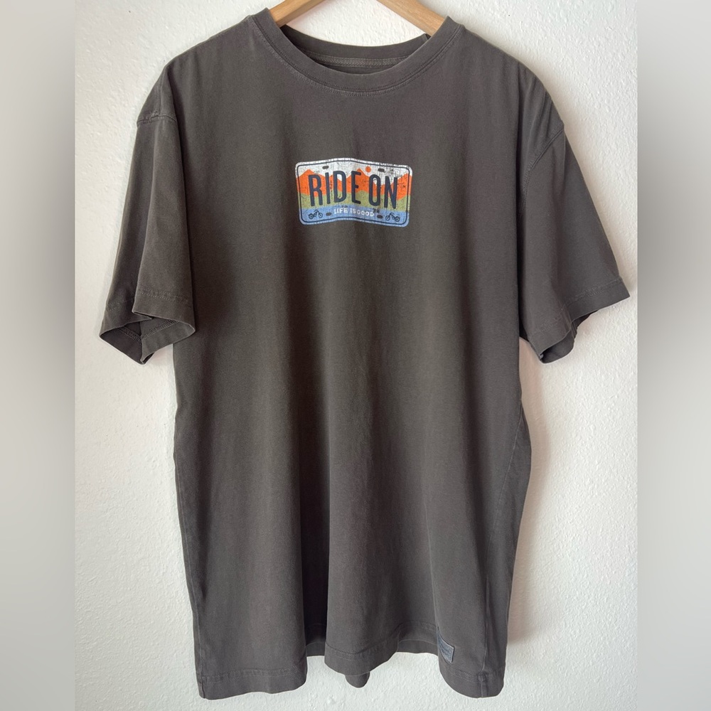 Brown Life is Good T-Shirt size M